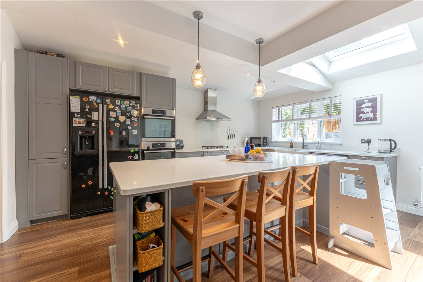 Kitchen W/ Island